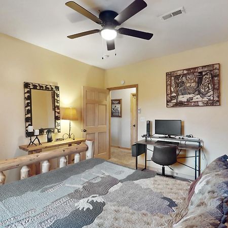 Blue Ridge Bear Bungalow ภายนอก รูปภาพ
