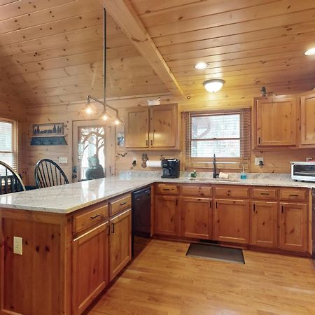 Blue Ridge Bear Bungalow ภายนอก รูปภาพ