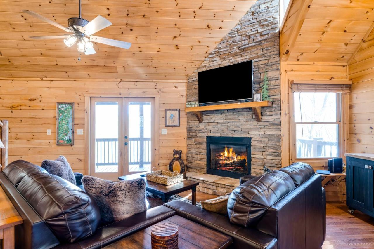 Blue Ridge Bear Bungalow ภายนอก รูปภาพ