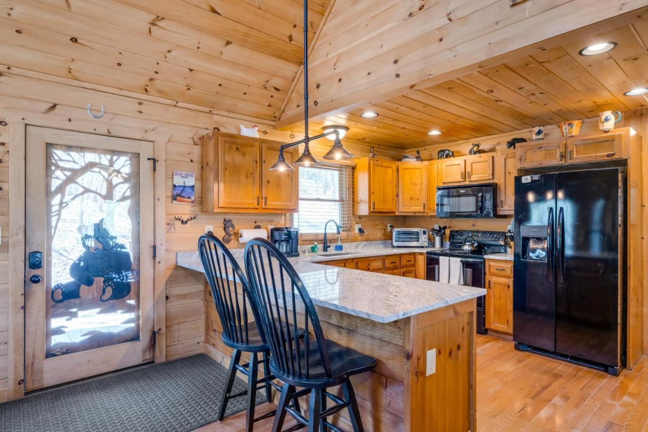 Blue Ridge Bear Bungalow ภายนอก รูปภาพ