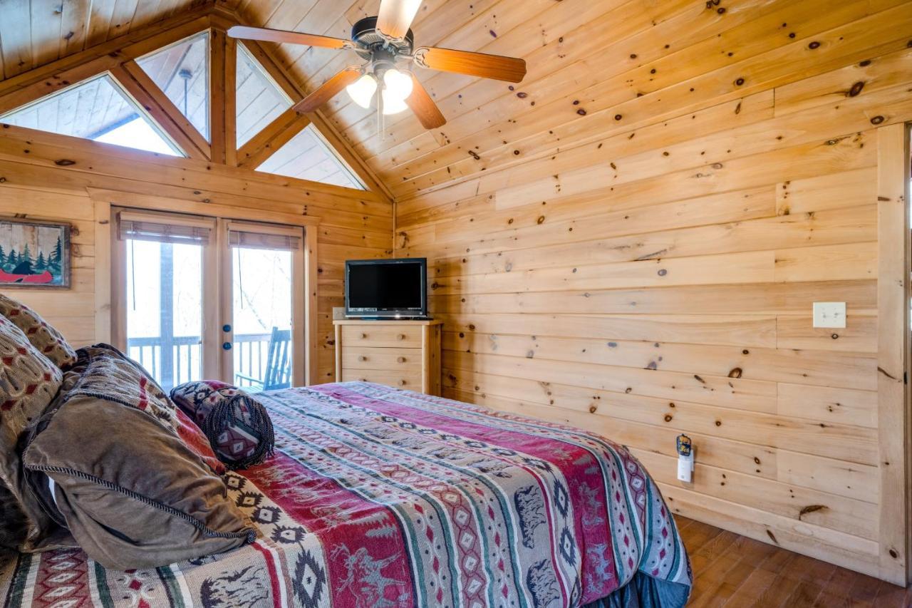 Blue Ridge Bear Bungalow ภายนอก รูปภาพ