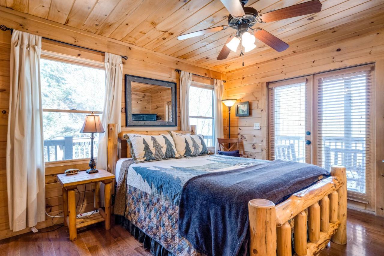 Blue Ridge Bear Bungalow ภายนอก รูปภาพ